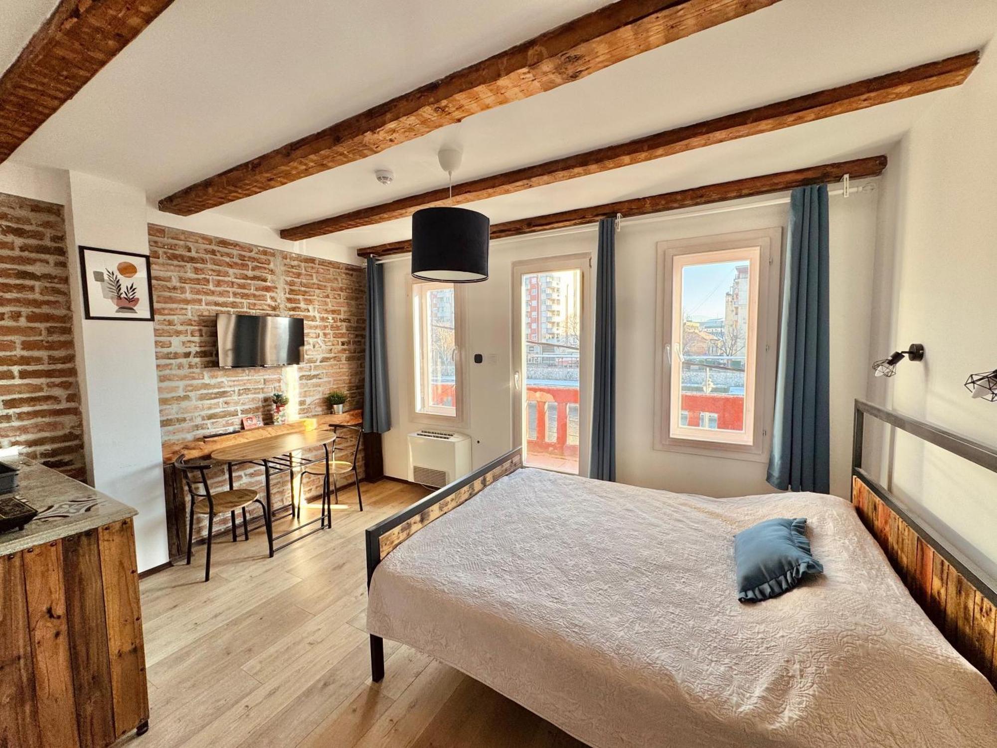 Apartment By The River Ниш Экстерьер фото